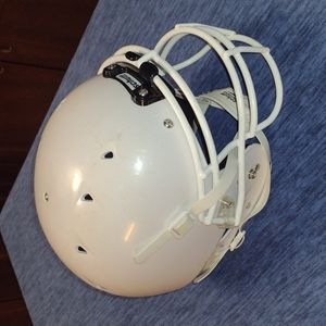 Schutt Recruite Hybrid Football Helmet.